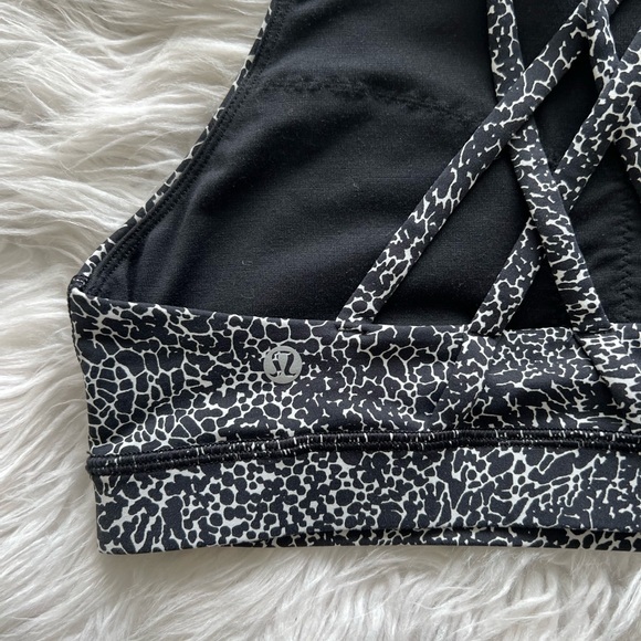 Black and white Lululemon longline bra - Picture 2 of 5